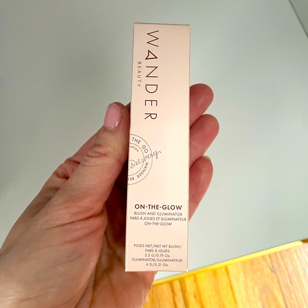 Wander beauty 🌟 On-the-Glow Blush and Illuminator. Color bare/nude glow